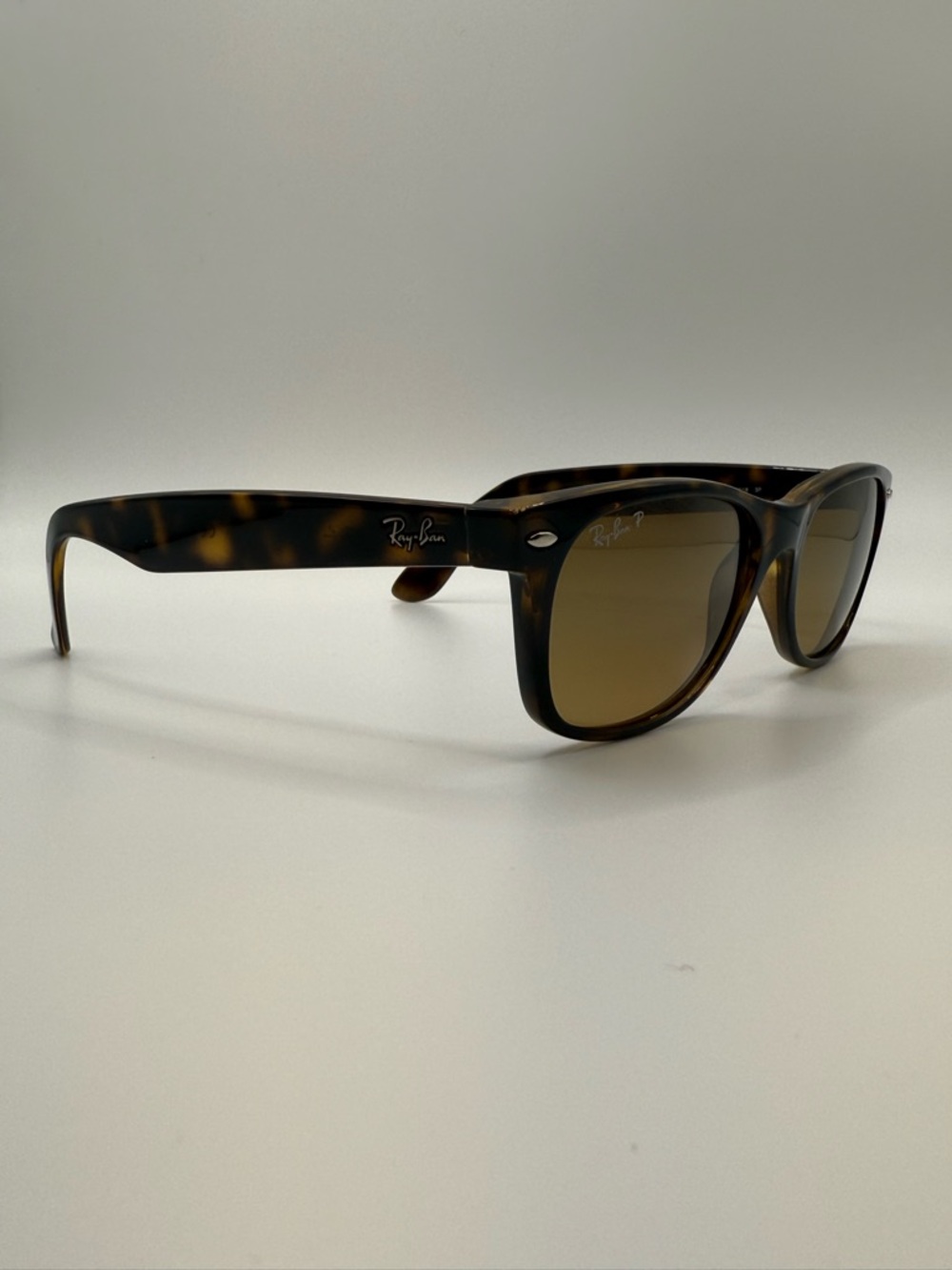 Polarized Ray-Ban New Wayfarer Sunglasses in Tortoise Shell - Picture 5 of 8
